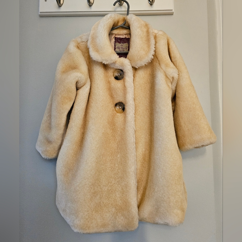 Old Navy | Cozy Cream Little Girls Fur Coat